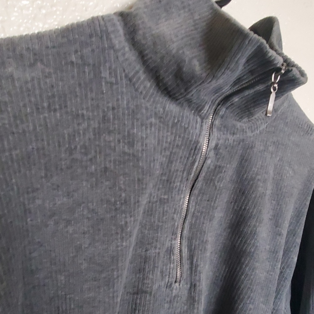 Sweater - Picture 2 of 4